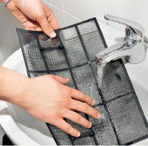 The air conditioner filter is easy to clean under the tap