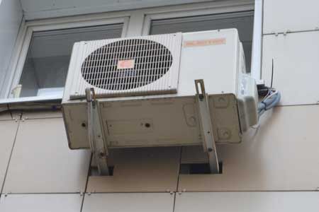 Correct installation of an air conditioner in a house: private, wooden, residential