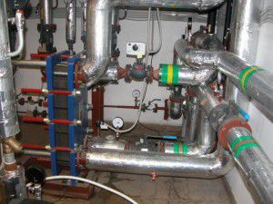 Unitat de distribució de calefacció per aigua d’una nau industrial