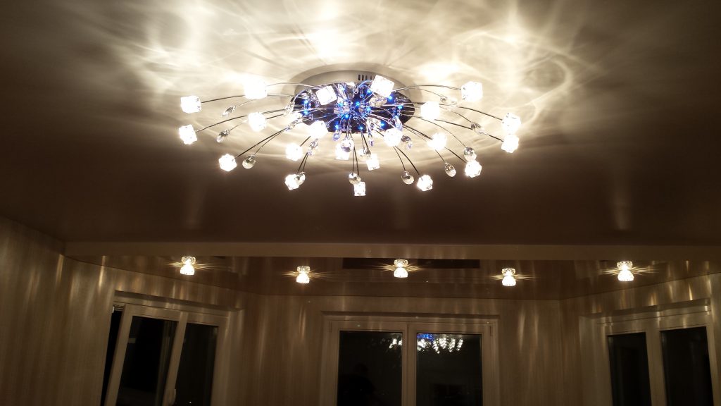 Fixing a chandelier to a stretch ceiling - step-by-step installation instructions